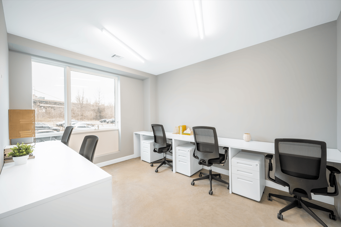 An interior shot of 5 Desk Office
