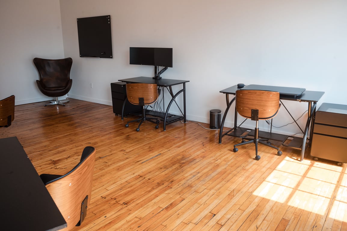 An interior shot of Visioning Room 1 - Team Brainstorming & Design Space