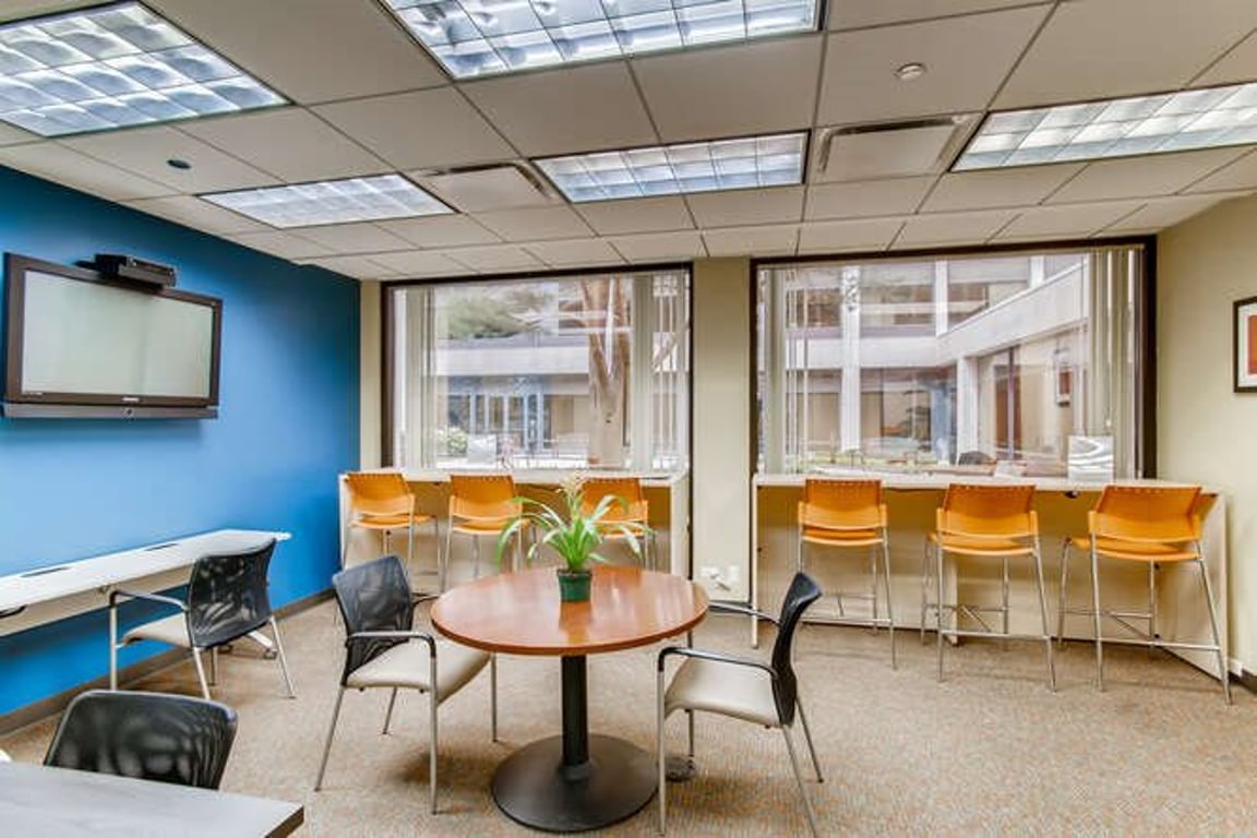 An interior shot of Office Evolution - Chicago O'hare