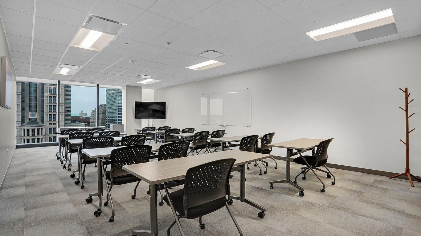 An interior shot of Suite 903 (Mobile Conference Room)