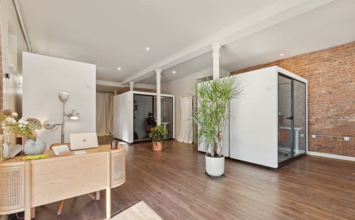 An interior shot of ALCOVE Pod 6 - Daffodil Hill