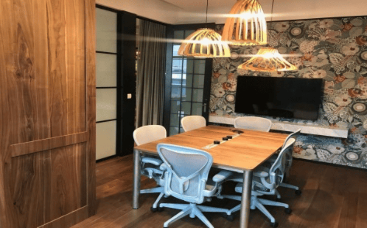 An interior shot of 17B Meeting Room