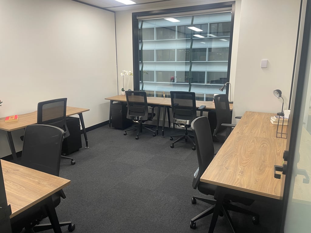 An interior shot of 6 Desk Office