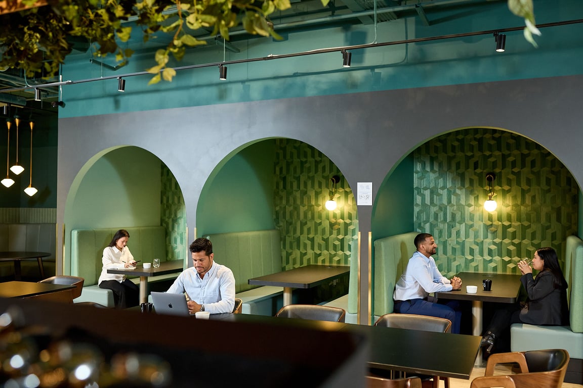 An interior shot of iQ Offices – 1155 Rue Metcalfe
