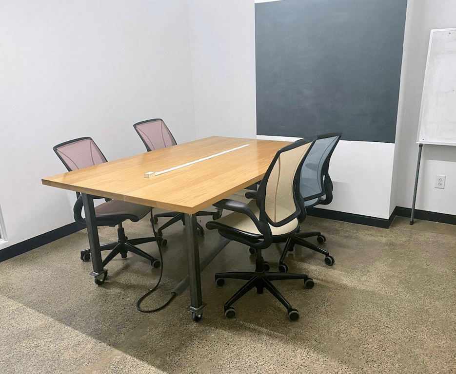 4-Person Group Work Office