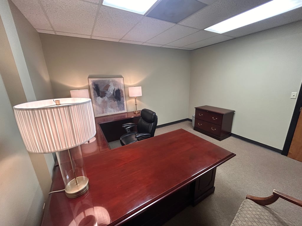 An interior shot of Hourly Day Office