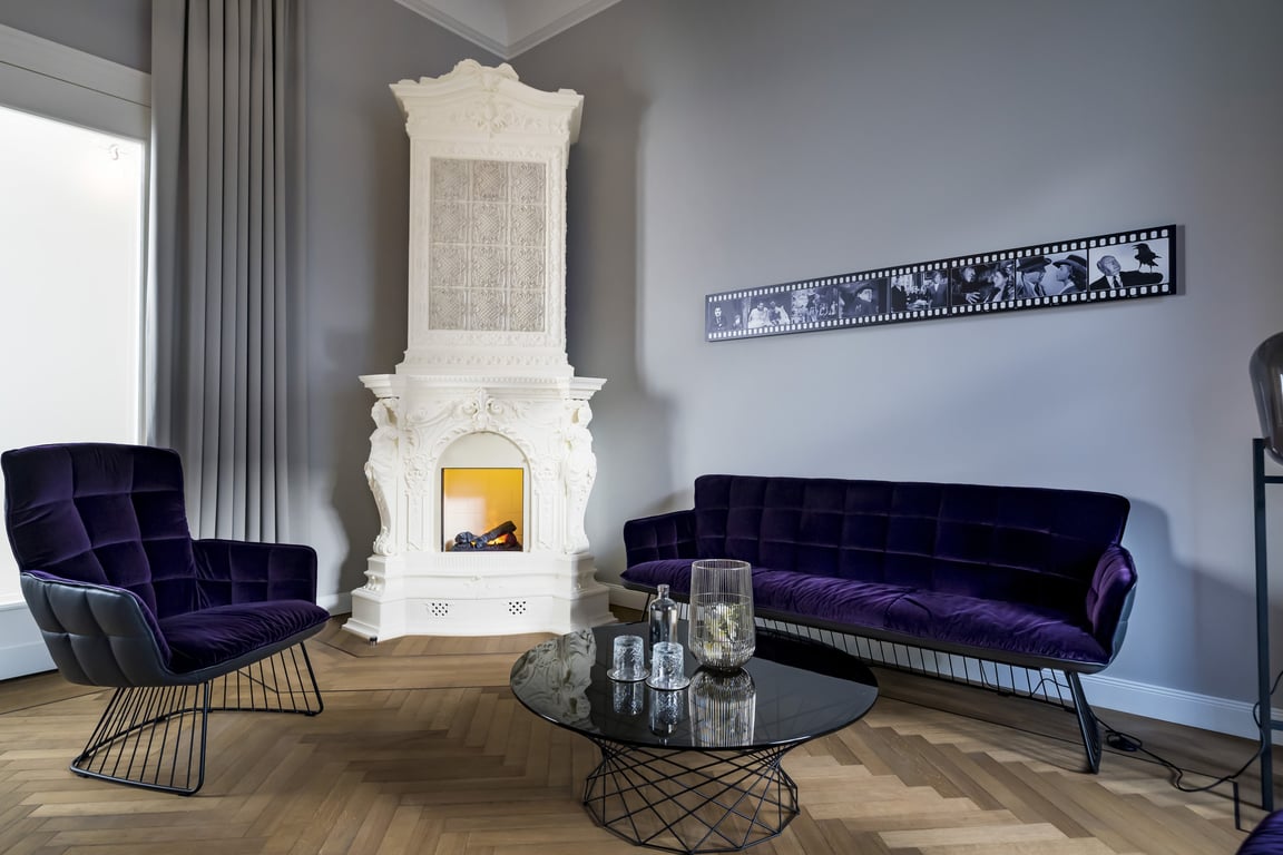 An interior shot of Chimney Lounge "Gloria Berlin"