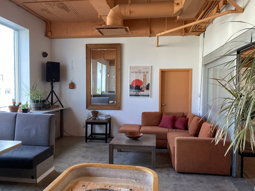 An interior shot of Espace Kampus Inc.