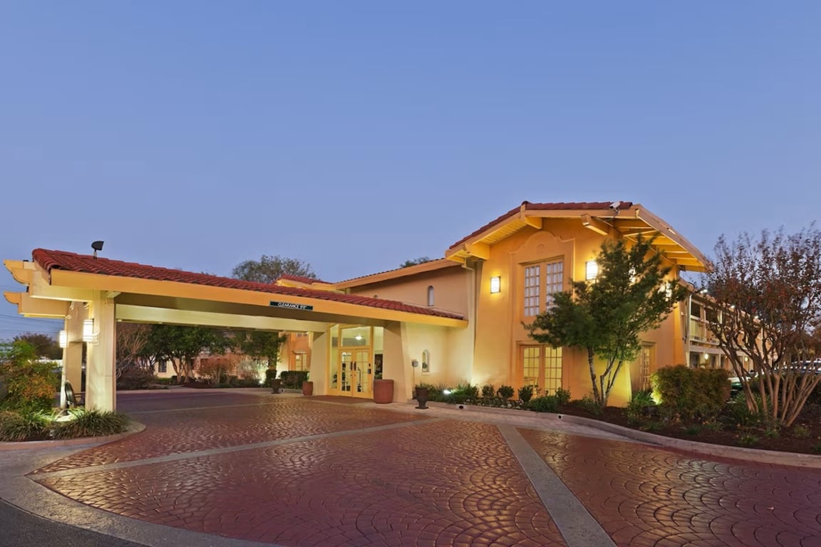 An interior shot of LaQuinta at Austin Oltorf