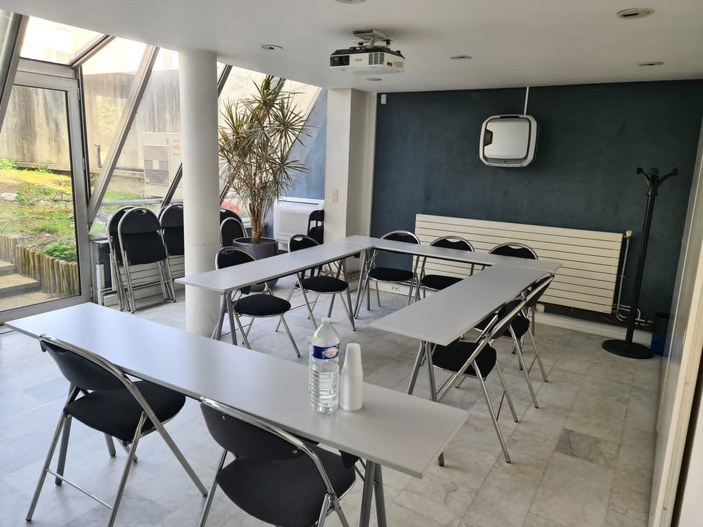 An interior shot of Salle de réunion N°1