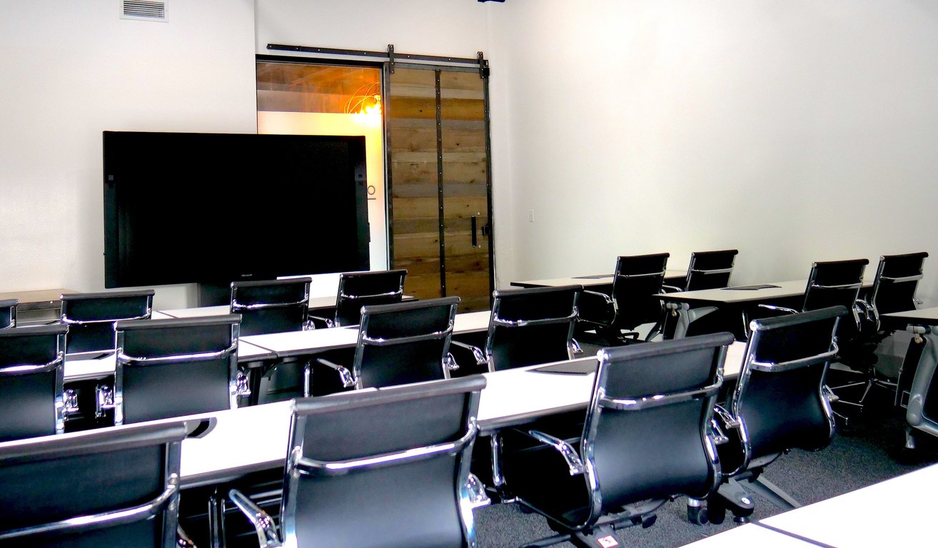 25 Person Classroom/Meeting Room Furnished - Office 101