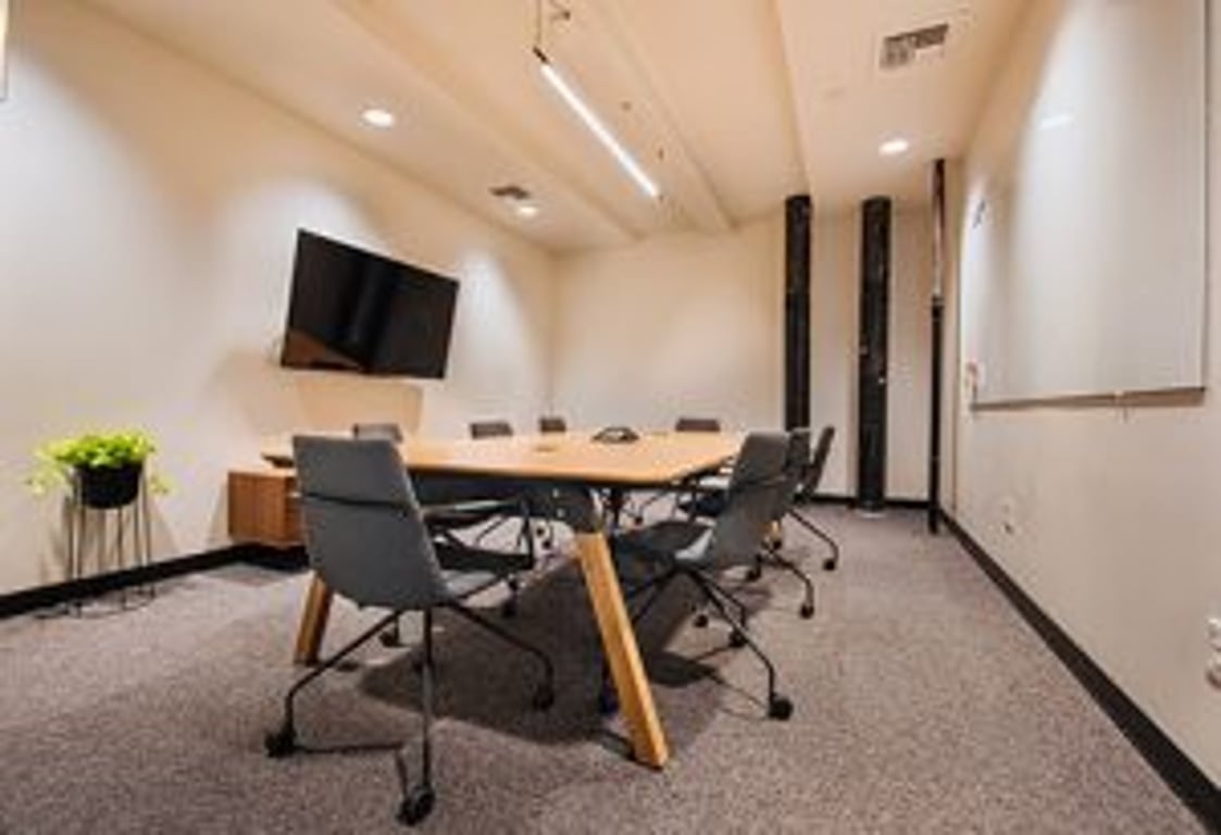 An interior shot of Medium Meeting Room (M2)