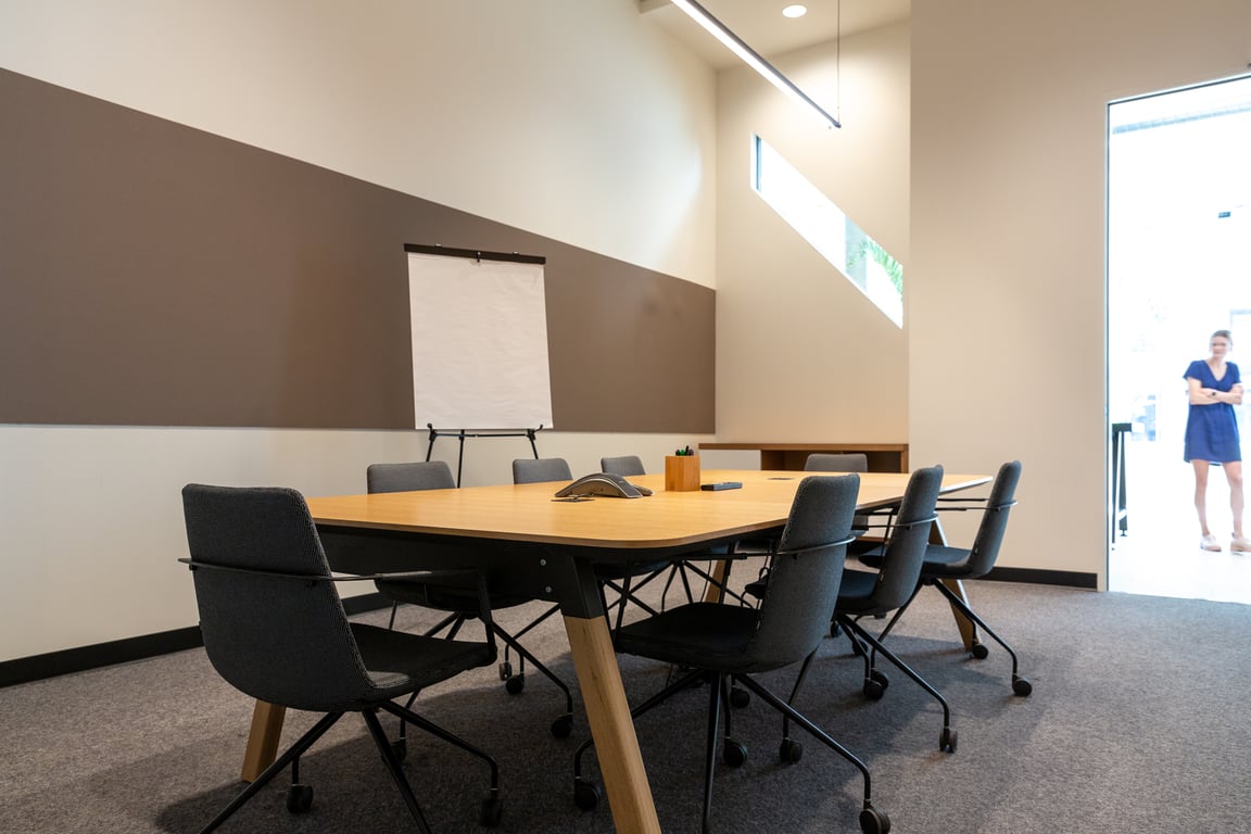 An interior shot of Medium Meeting Room (M3)