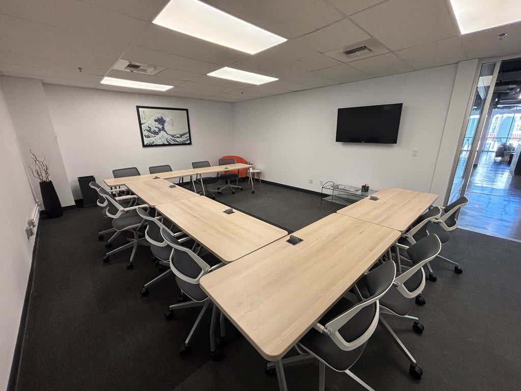 An interior shot of Extra Large Meeting Room