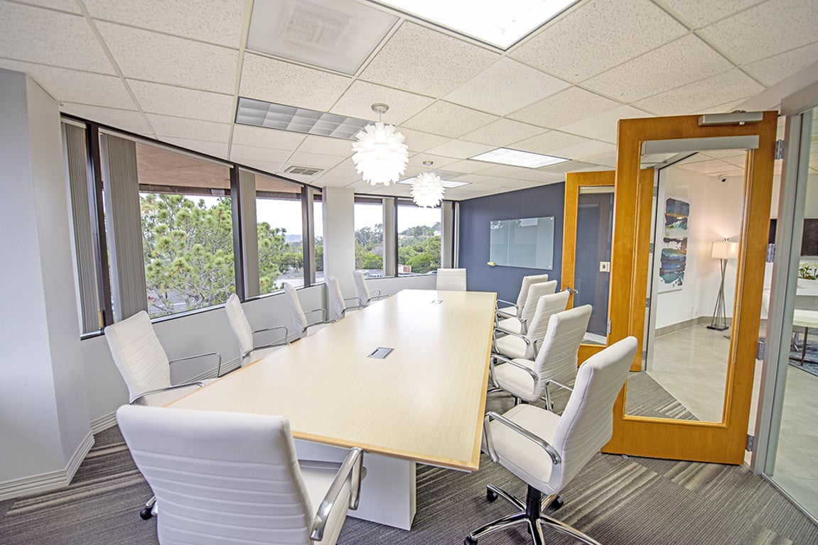 An interior shot of Premier Workspaces - Plaza Del Mar