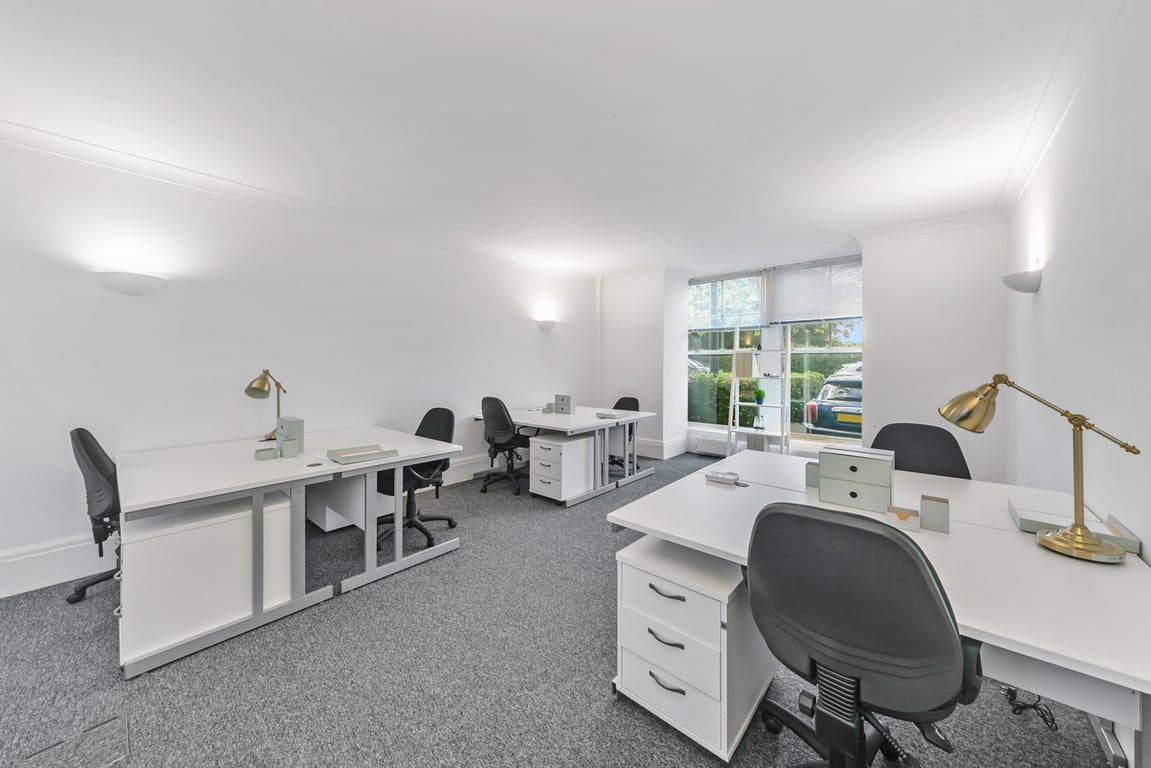 An interior shot of 6 Person Private Day Office