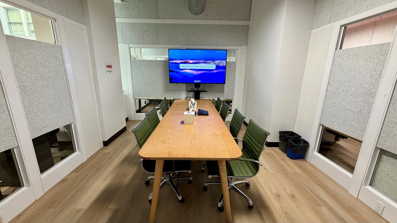 An interior shot of Meeting Room 7D - 465Cal