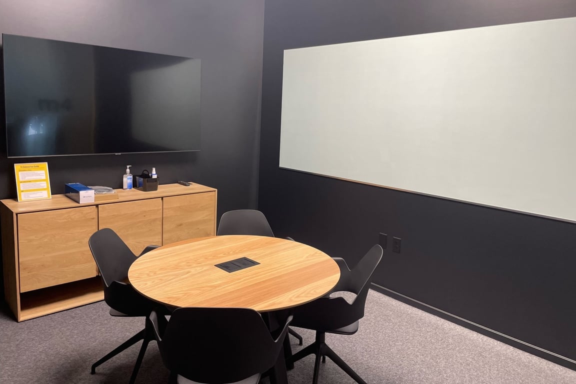 An interior shot of Small Meeting Room (M4)