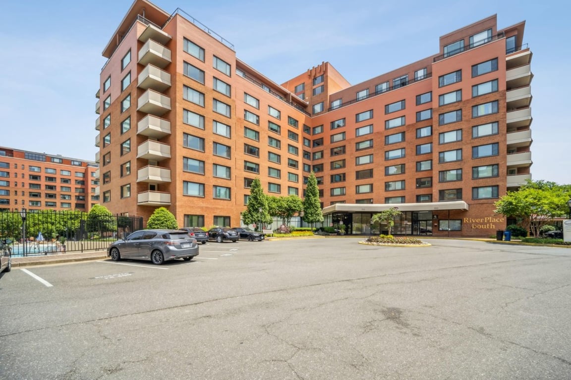 An interior shot of Intelligent Office - Rosslyn