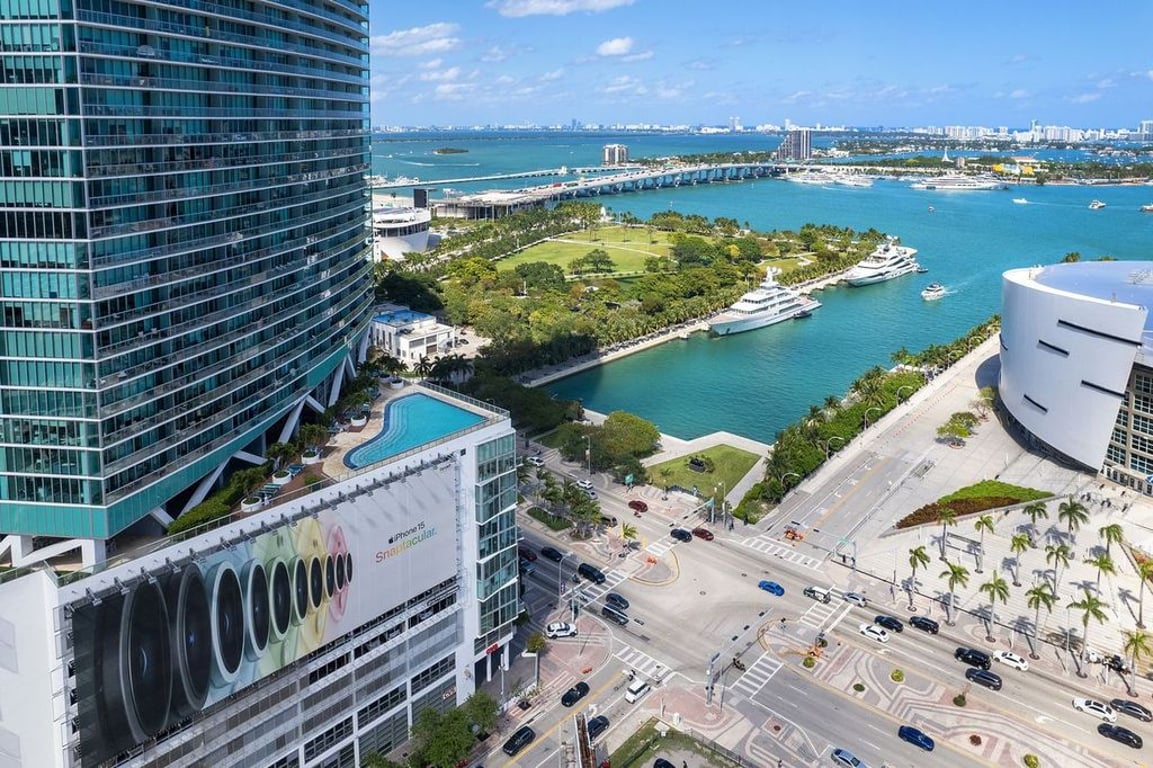 Nimbler Spaces - 888 Biscayne Boulevard