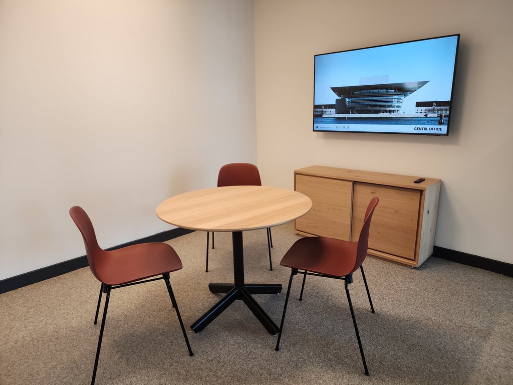 An interior shot of 3B - Huddle Room