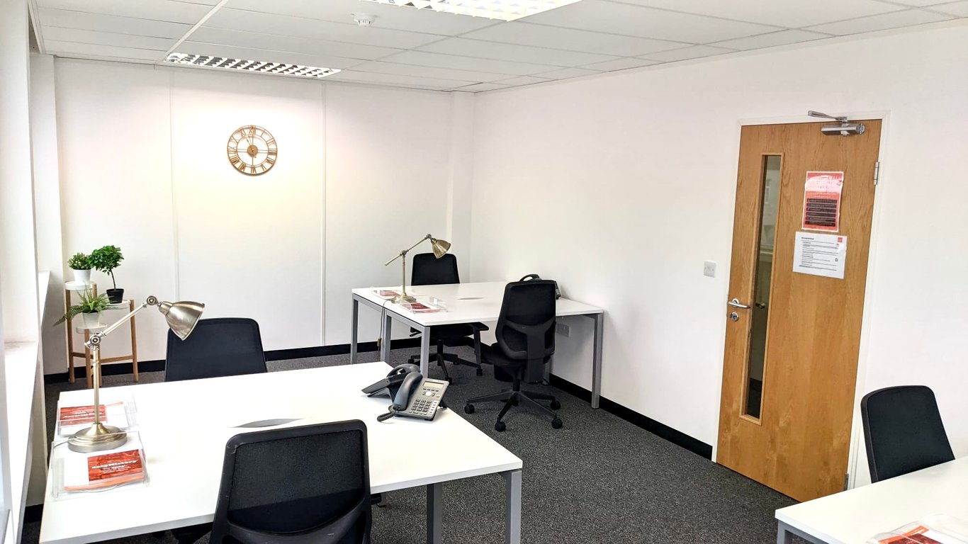 An interior shot of 6 Person Private Day Office