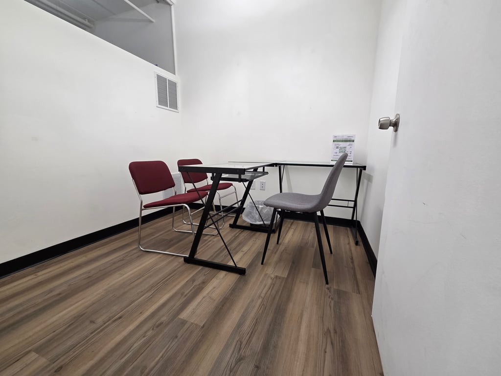 An interior shot of 152-B: Private Office in Harlem