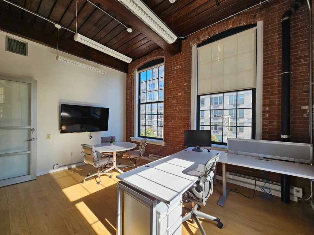 An interior shot of Corner office #1