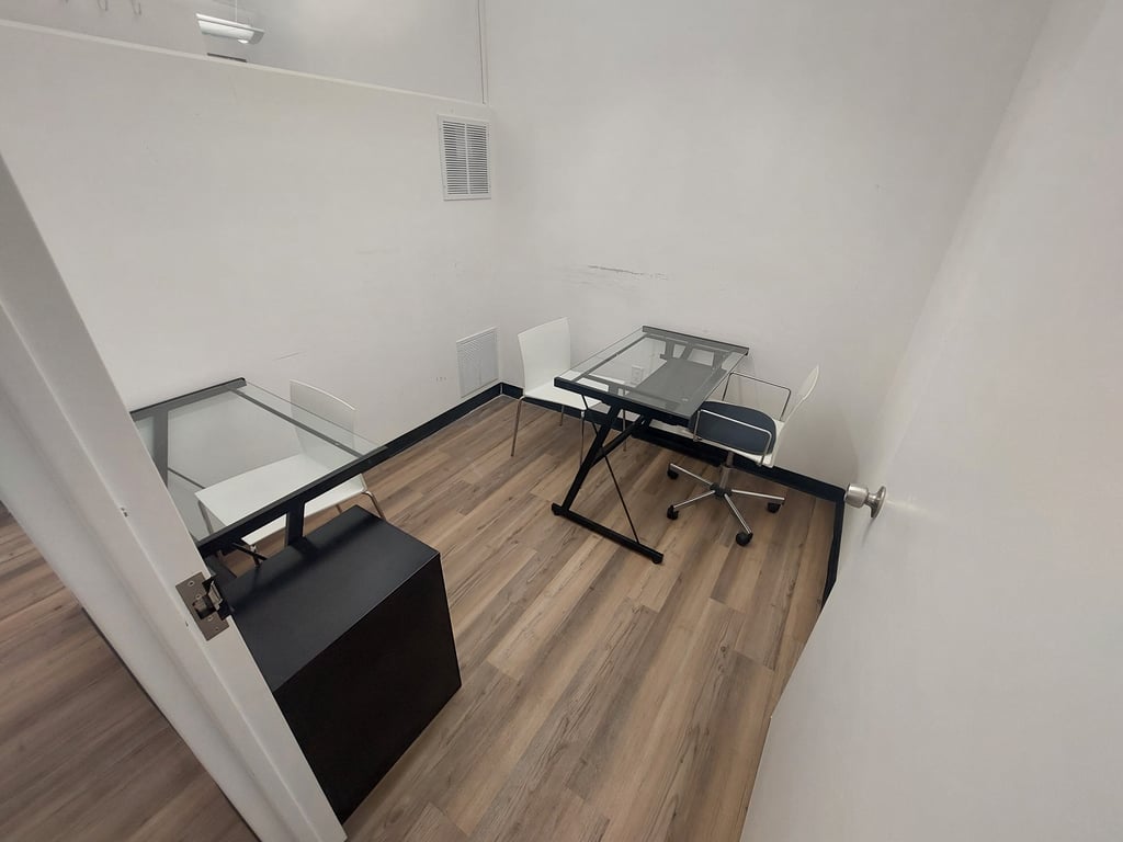 An interior shot of 152-B: Private Office for 2 in Harlem