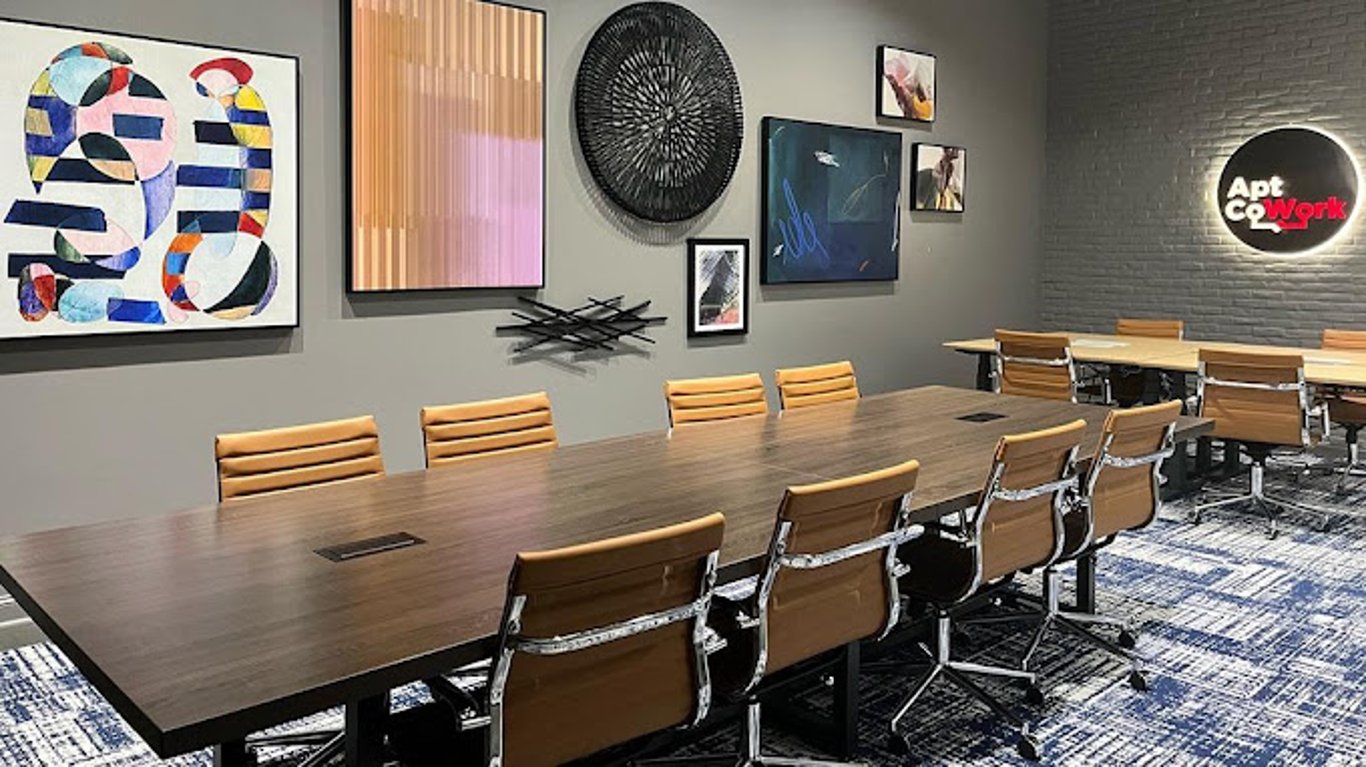 An interior shot of Apt Cowork - Cottonwood Ridgeview