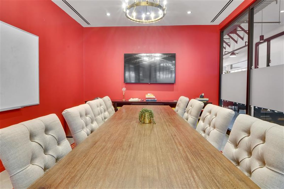 An interior shot of Cambridge Meeting Room