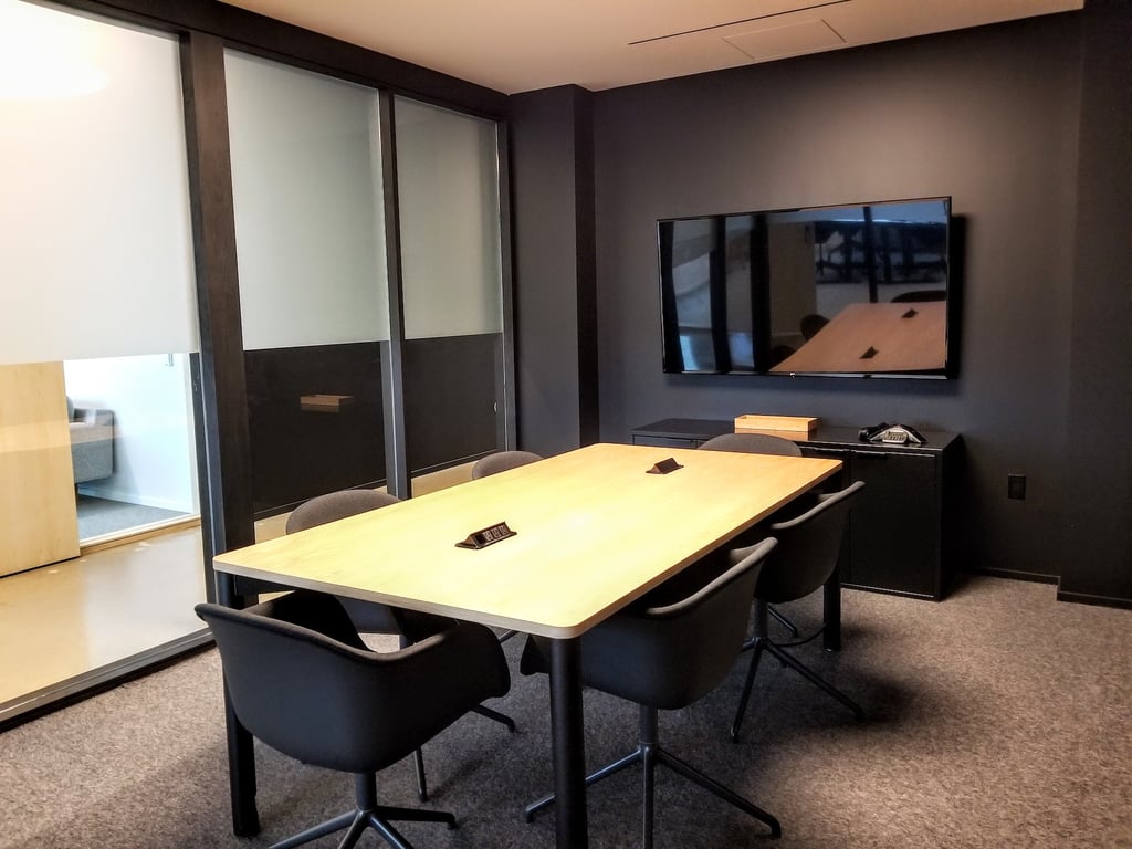 An interior shot of Medium Meeting Room (M3)