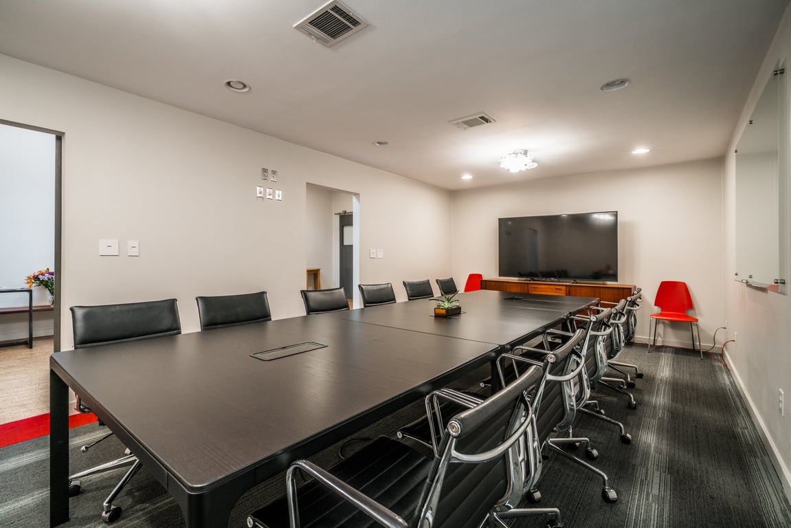 An interior shot of Kapany Large Boardroom