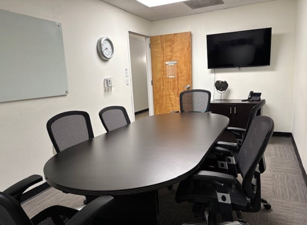 An interior shot of Medium Meeting Room