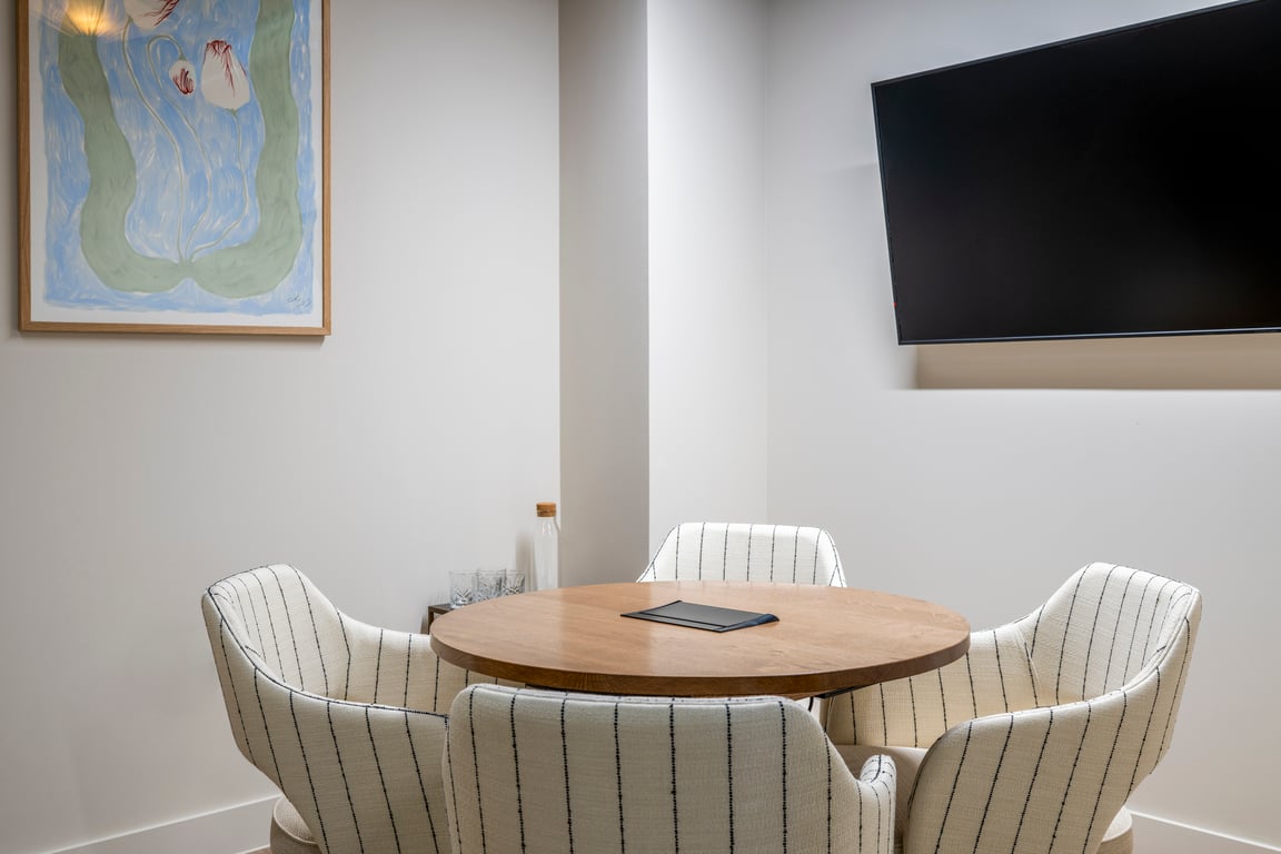An interior shot of 4-Person Meeting Room (6)