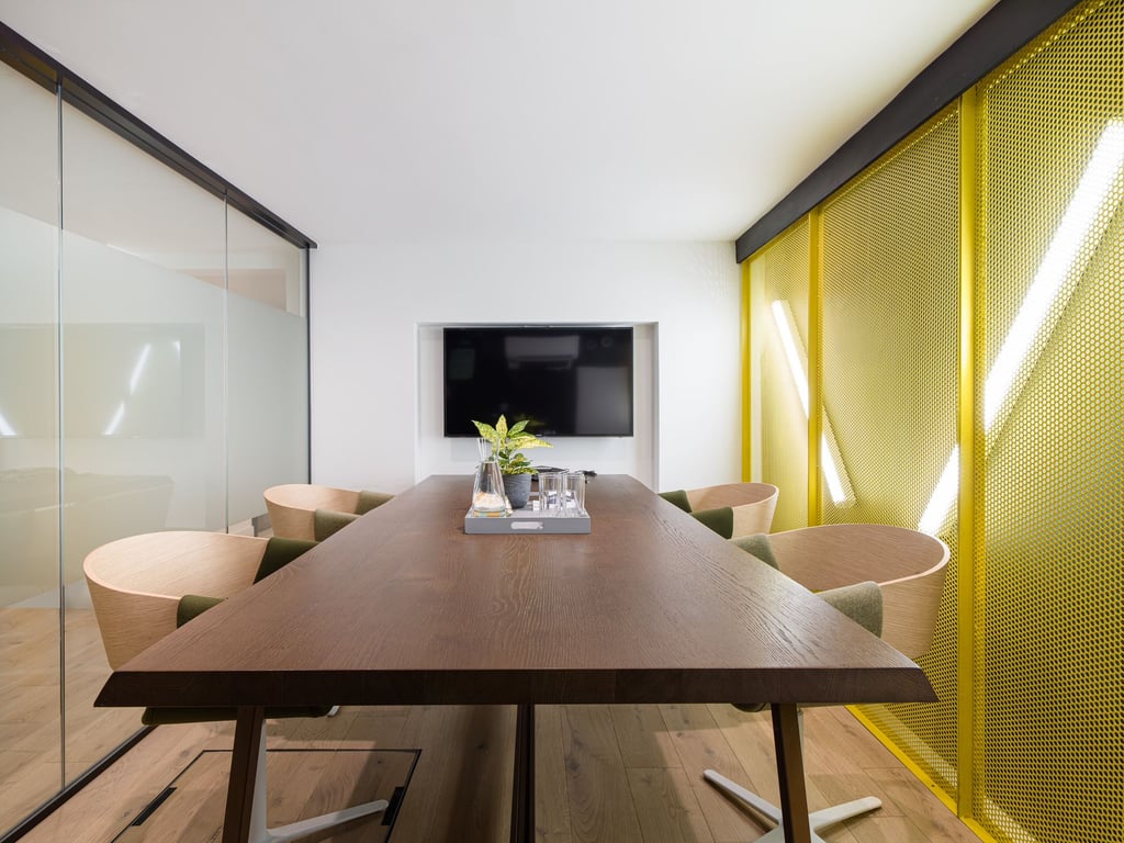 An interior shot of Uncommon - Highbury & Islington MR4