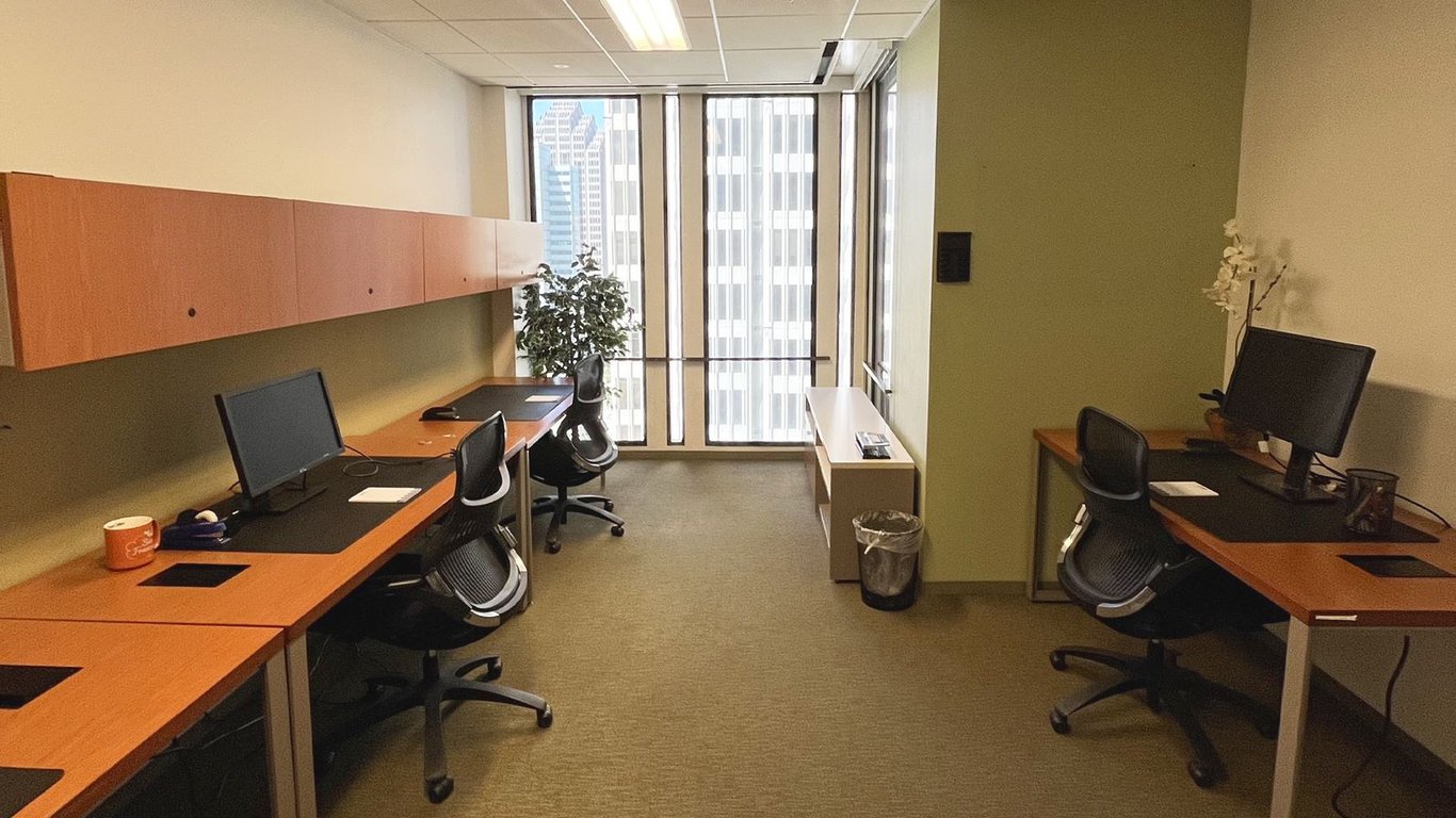 An interior shot of Carr Workplaces - Embarcadero Center