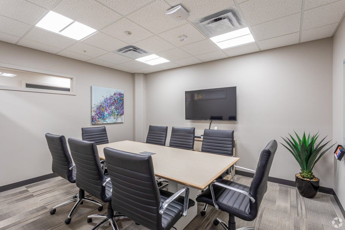 An interior shot of Medium Meeting Room