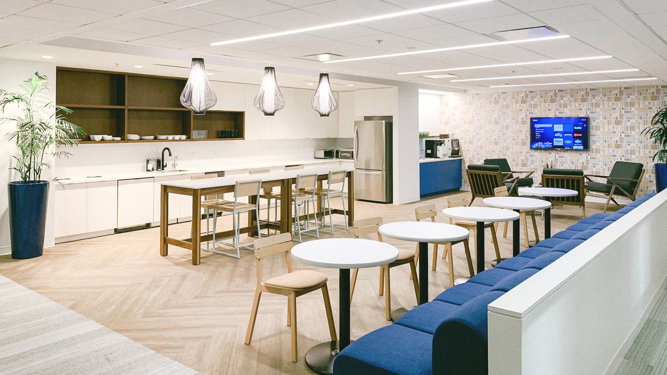 An interior shot of Carr Workplaces - Embarcadero Center