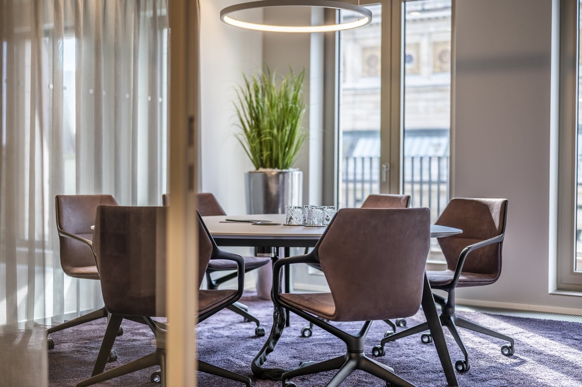 An interior shot of Presentation Meet „Skyline“
