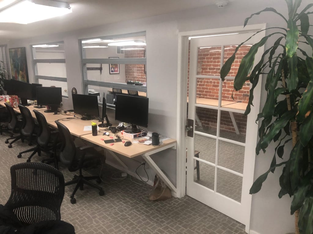 10-Person Office