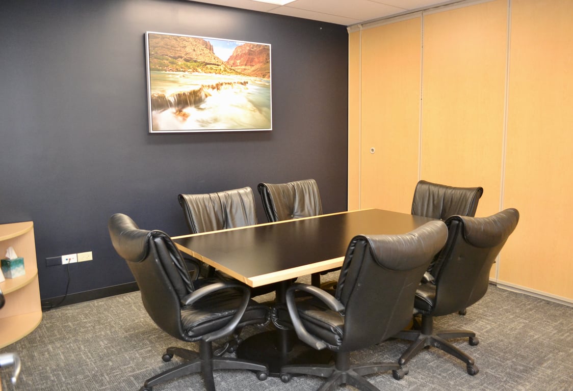 An interior shot of Medium Meeting Room