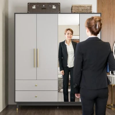 صورة دولاب خشب طبيعي مع مرآة - ميرامير