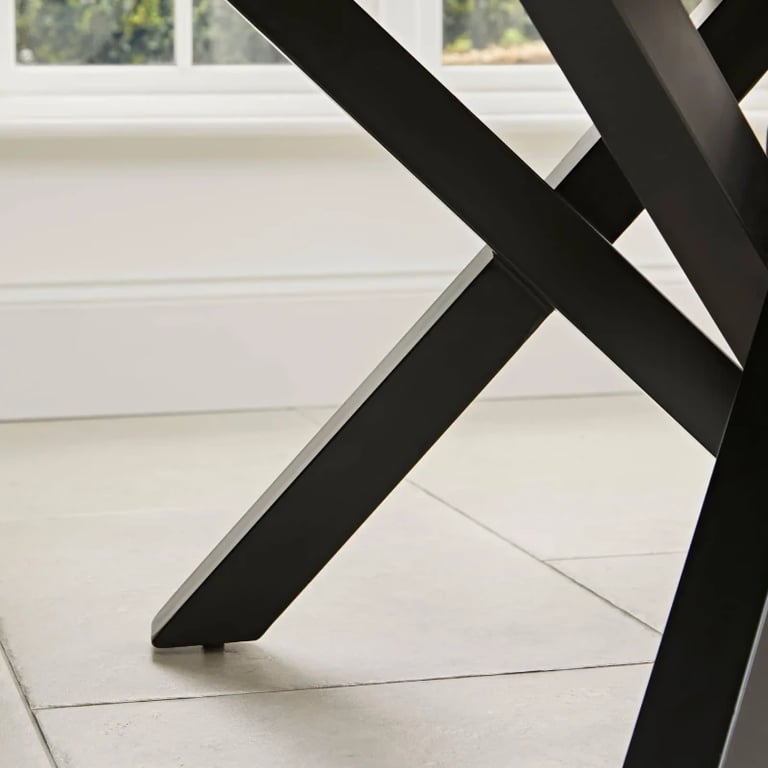 Vero Round Dining Table – Natural Wood