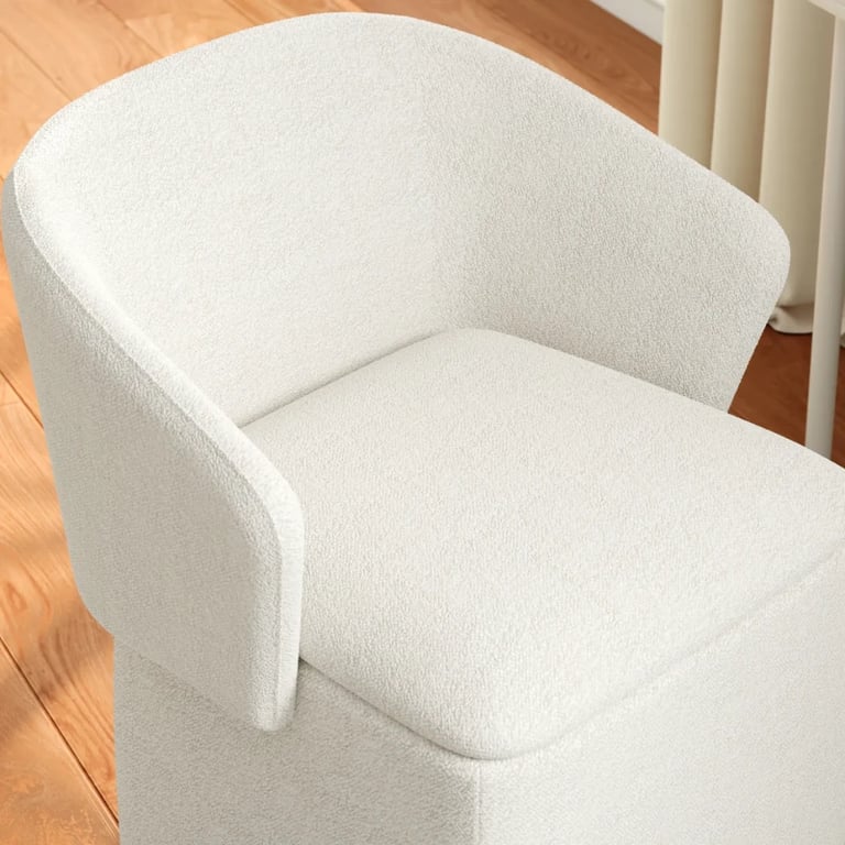 Novo Storage chair - Natural Wood Frame