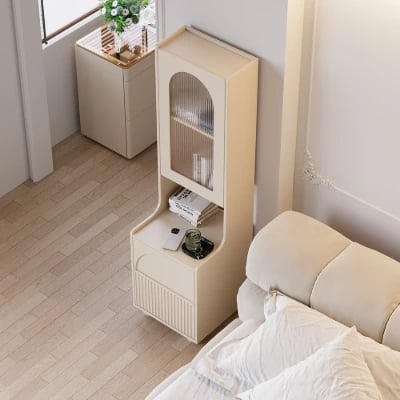 صورة طاولة جانبية سلافي العصرية