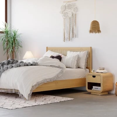 صورة طاولة غرفة نوم راتان مع خشب طبيعي - دمنال