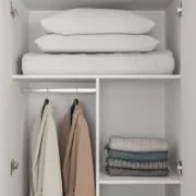 صورة دولاب خشب طبيعي مع مرآة - ميرامير