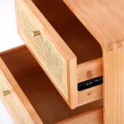 صورة كاتيلو طاولة غرفة نوم راتان مع خشب طبيعي - 2 درج