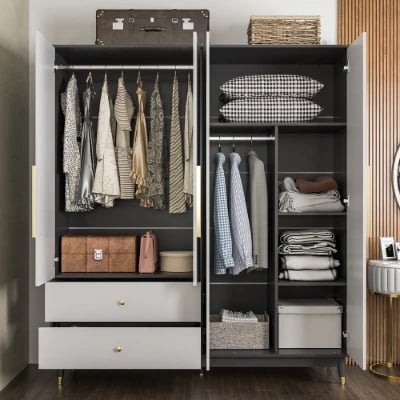 صورة دولاب خشب طبيعي مع مرآة - ميرامير